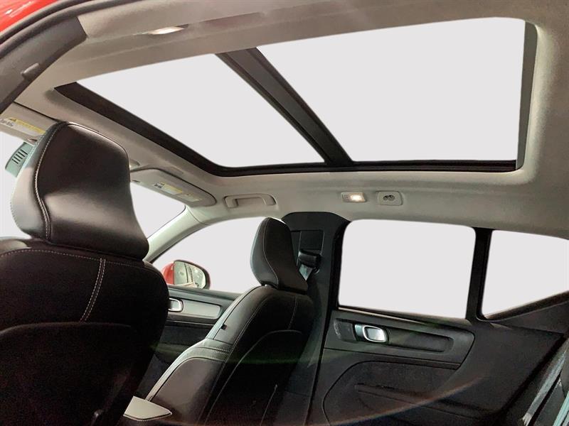 volvo XC40 2025 - 17