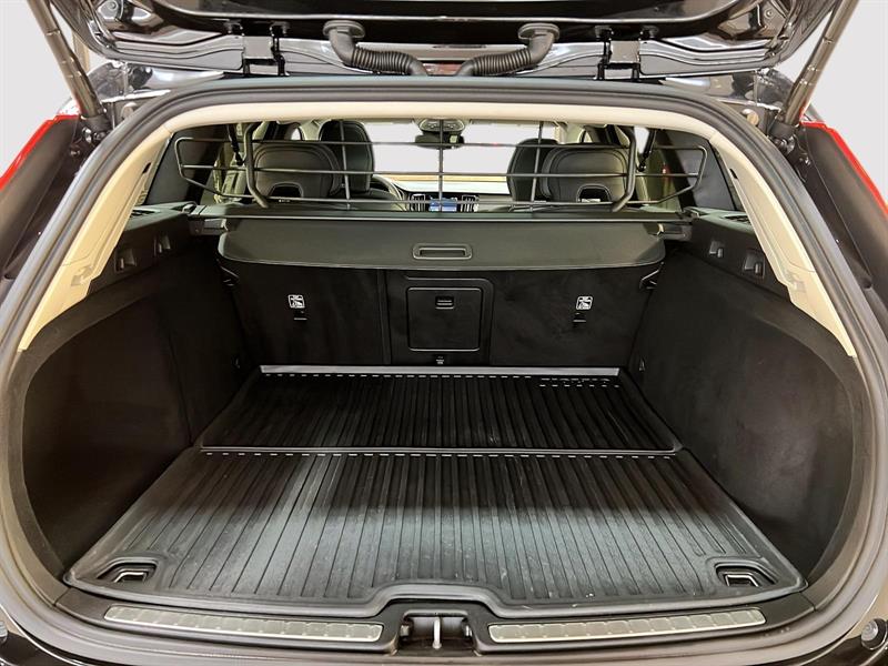 volvo V60 2025 - 14