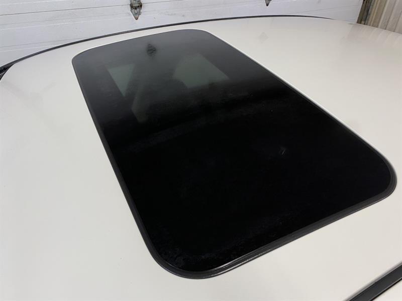 2016 Infiniti Q50 - Image 12