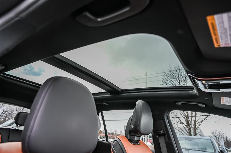 2025 Mercedes-Benz GLC - Image 31