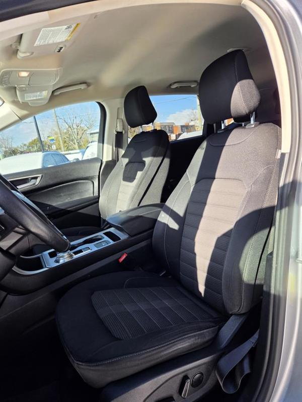 2022 Ford Edge - Image 16