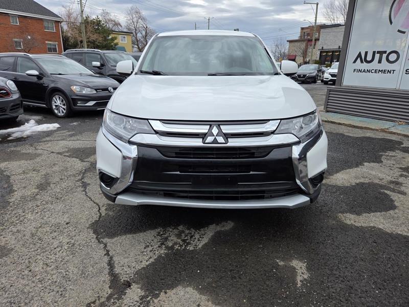 2018 Mitsubishi Outlander - Image 2