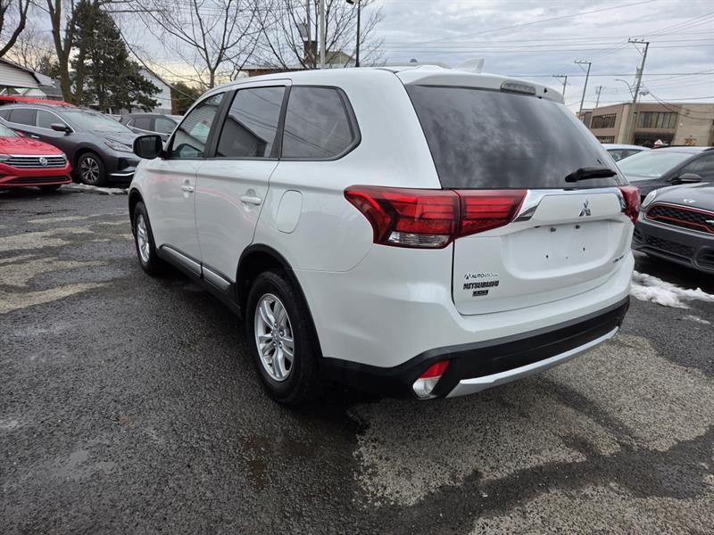 2018 Mitsubishi Outlander - Image 5