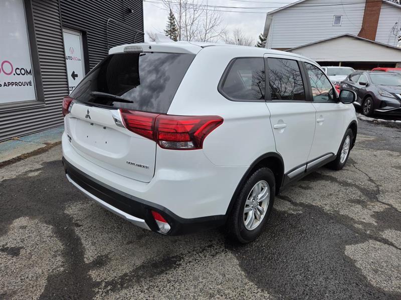 2018 Mitsubishi Outlander - Image 7