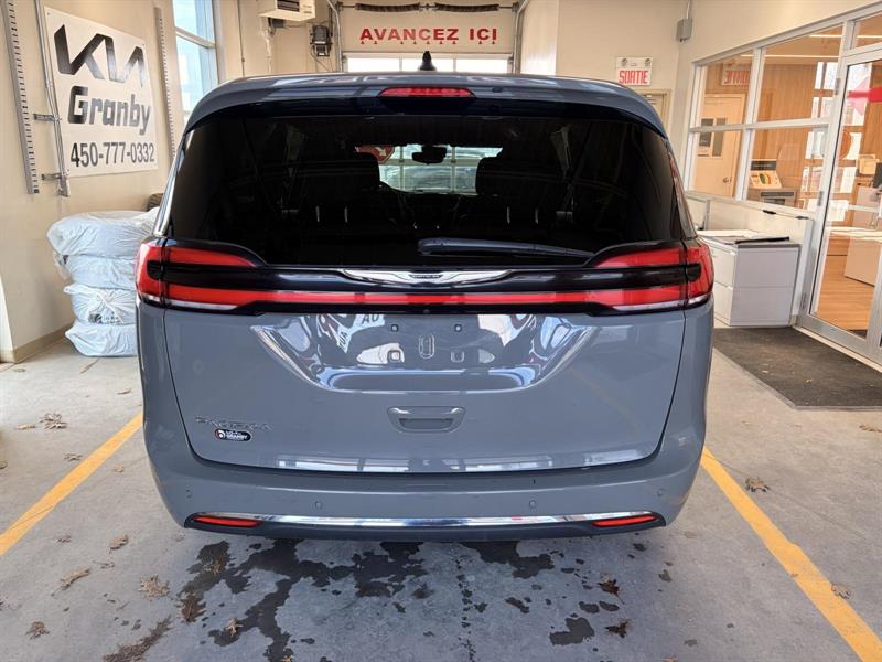 chrysler Pacifica 2023 - 5