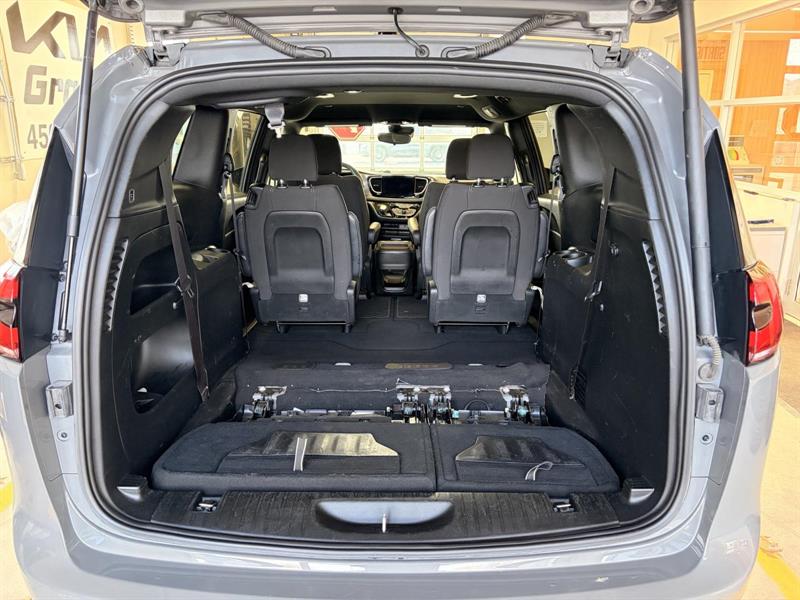 chrysler Pacifica 2023 - 12