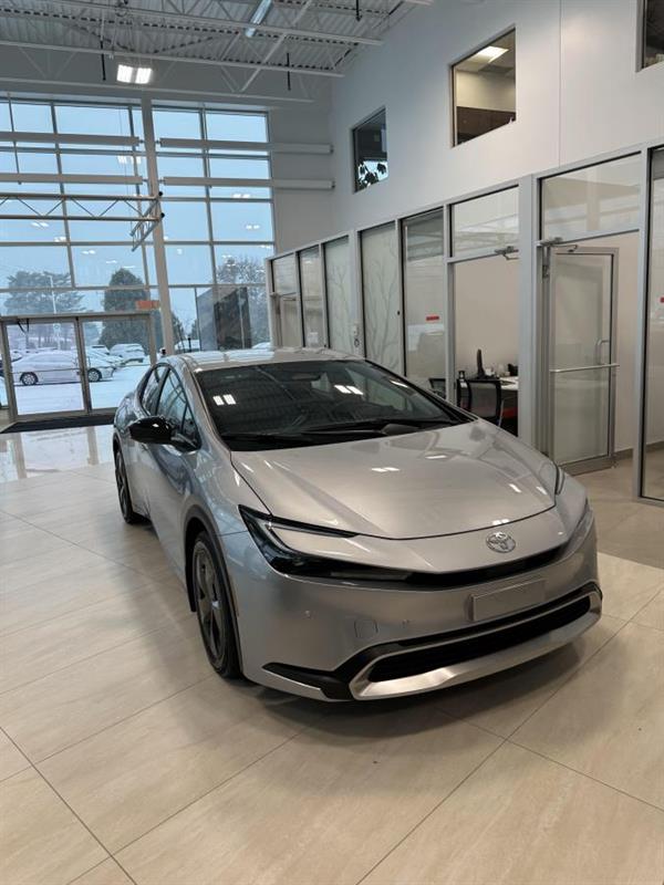 2026 Toyota Prius Plug-In Hybrid SE FWD