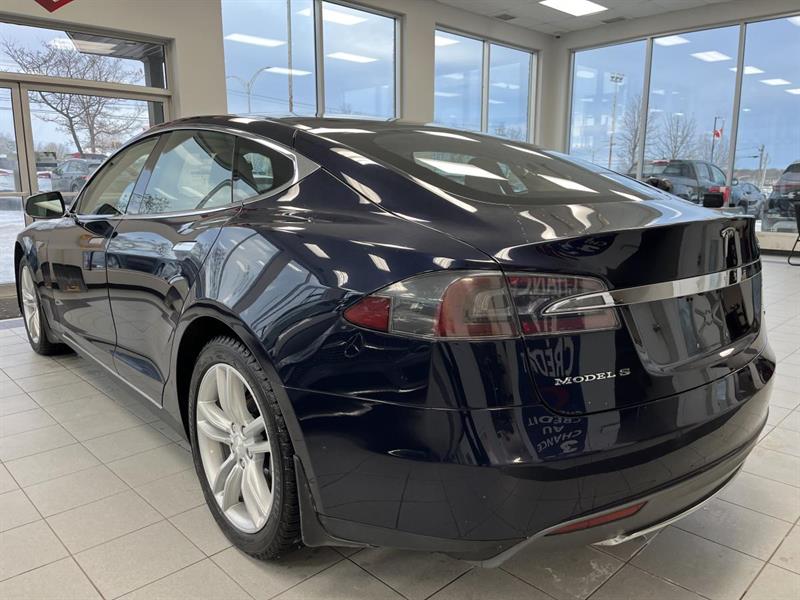 Tesla Model S 9