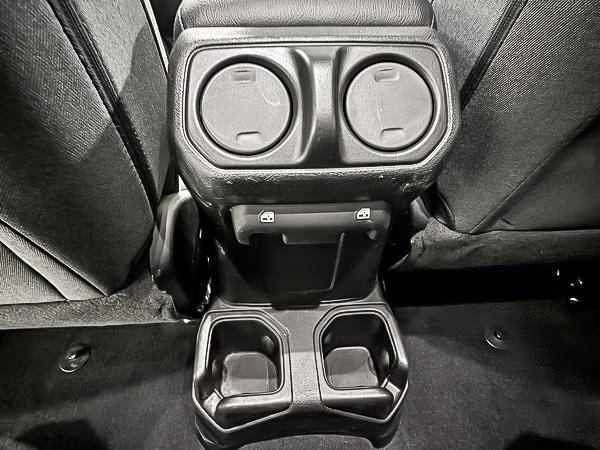 jeep Wrangler 2024 - 26