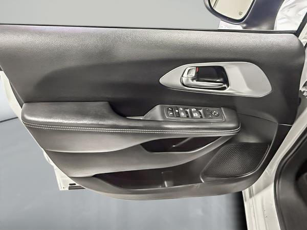 chrysler Pacifica 2023 - 11