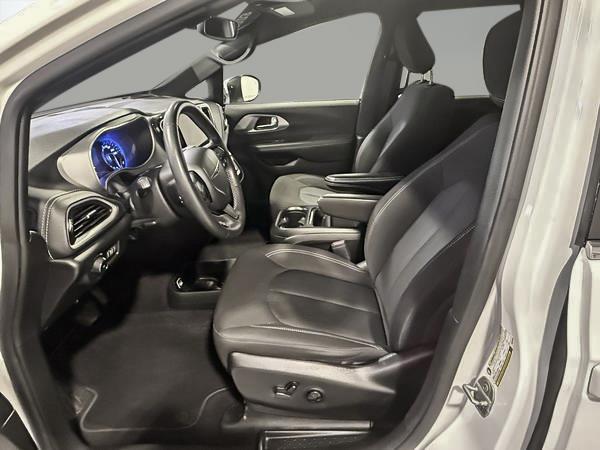chrysler Pacifica 2023 - 13
