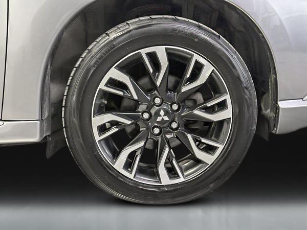 mitsubishi Outlander rechargeable 2018 - 10
