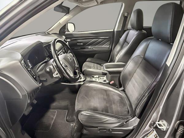 mitsubishi Outlander rechargeable 2018 - 13