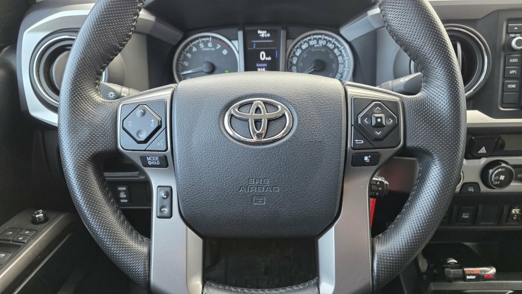 toyota Tacoma 2017 - 24