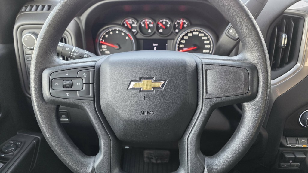 chevrolet Silverado 1500 2024 - 25
