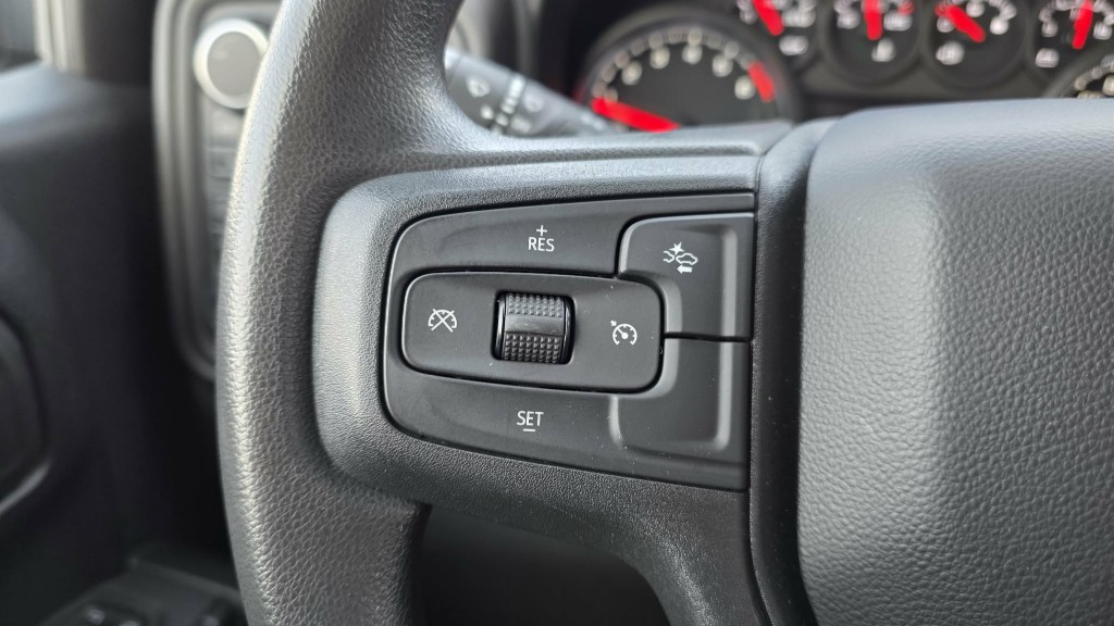 chevrolet Silverado 1500 2024 - 26
