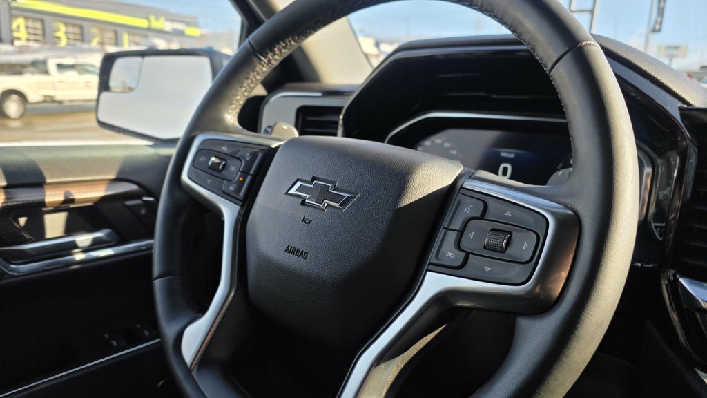 chevrolet Silverado 1500 2023 - 22