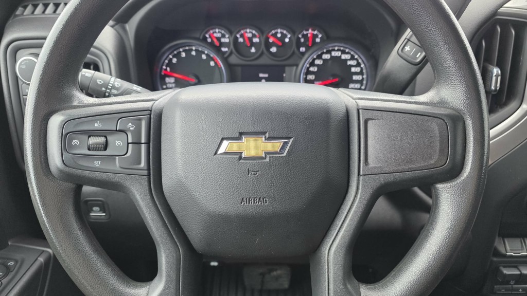 chevrolet Silverado 1500 2024 - 24