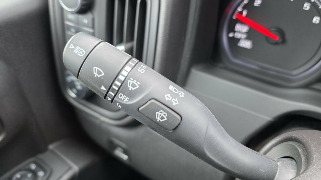 chevrolet Silverado 1500 2024 - 26