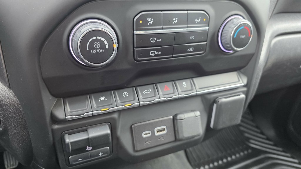 chevrolet Silverado 1500 2024 - 30