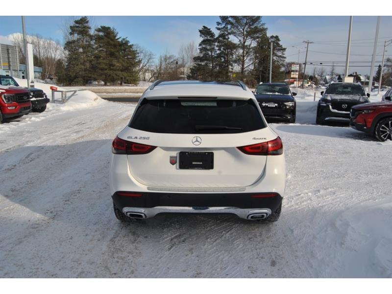 2023 Mercedes-Benz GLA - Image 4