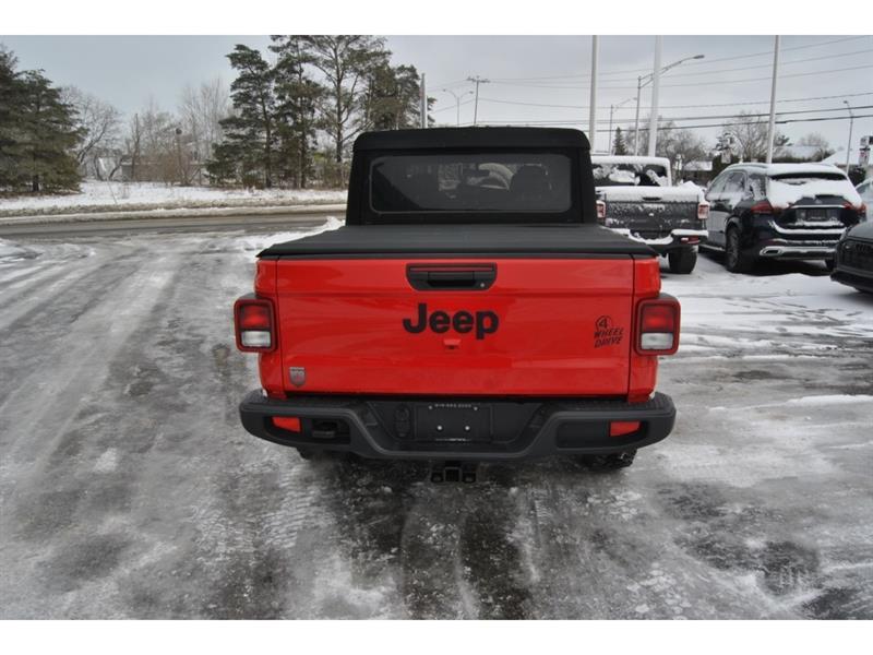 2022 Jeep Gladiator - Image 4