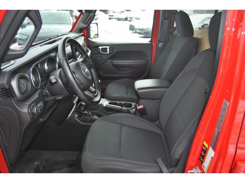 2022 Jeep Gladiator - Image 9