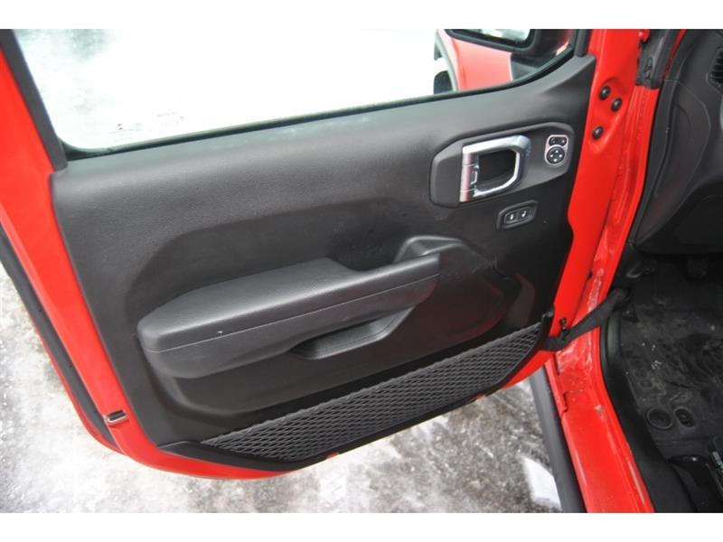 2022 Jeep Gladiator - Image 10