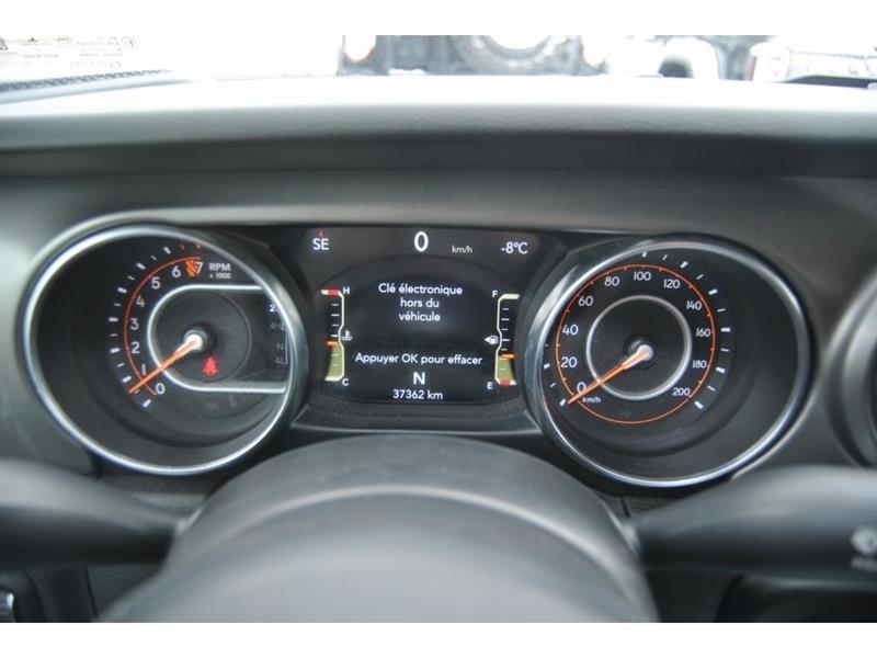 2022 Jeep Gladiator - Image 13