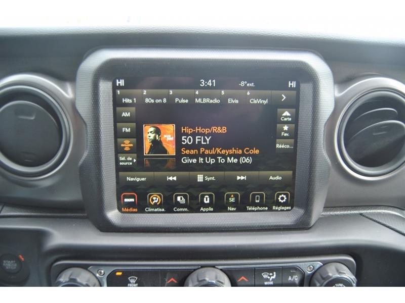 2022 Jeep Gladiator - Image 16