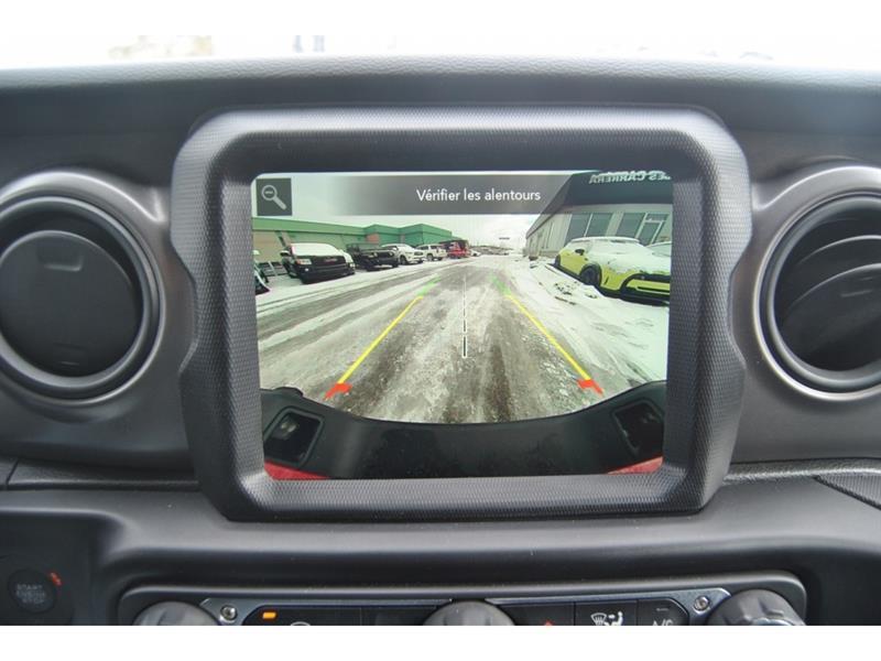 2022 Jeep Gladiator - Image 18