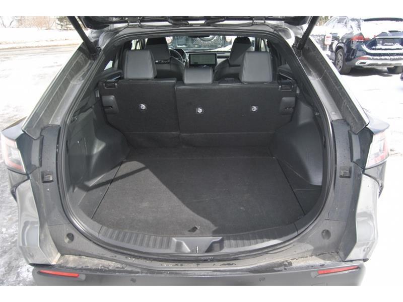 2023 Subaru Solterra - Image 11