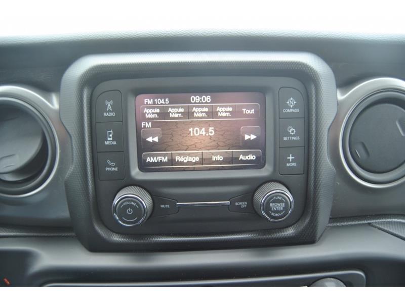 2021 Jeep Gladiator - Image 16