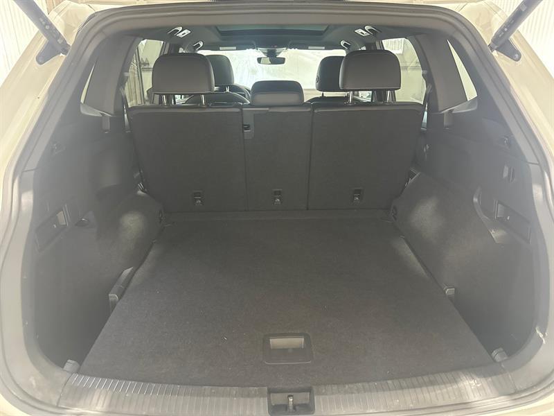 2022 Volkswagen Tiguan - Image 16