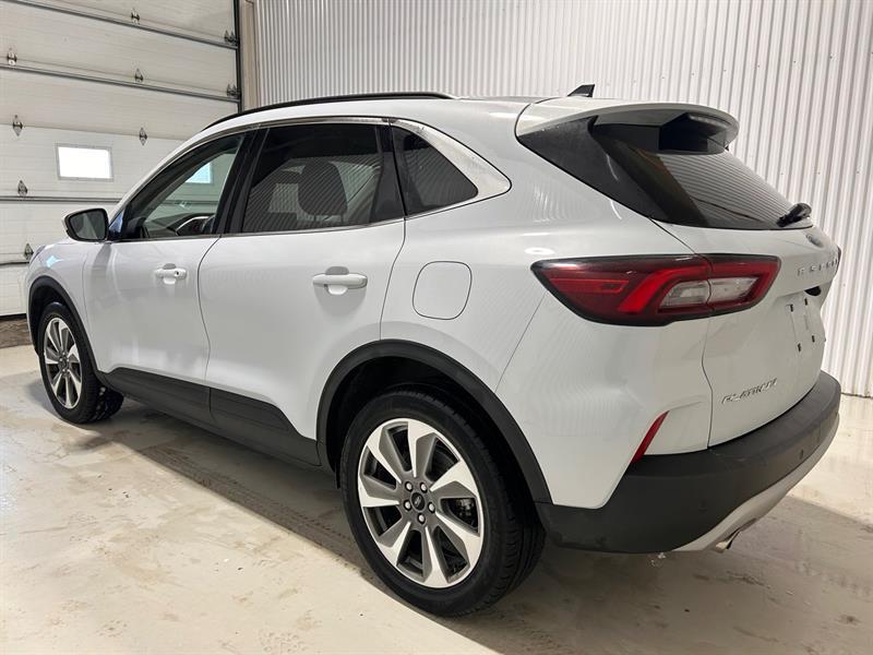 2025 Ford Escape - Image 11