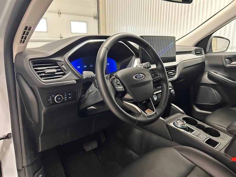 2025 Ford Escape - Image 14