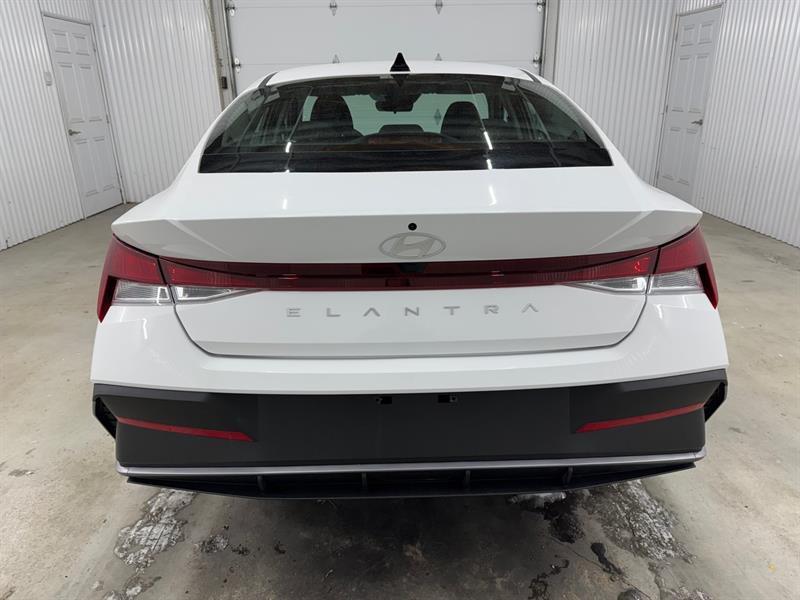 2024 Hyundai Elantra - Image 7