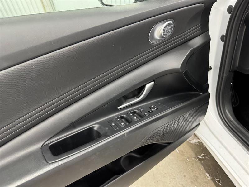 2024 Hyundai Elantra - Image 13