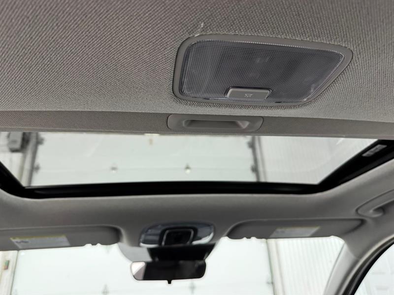 2024 Hyundai Elantra - Image 17