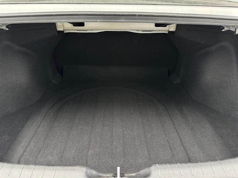 2024 Hyundai Elantra - Image 21