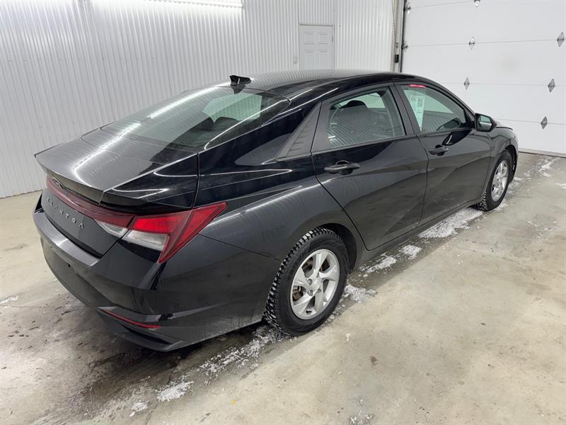 2022 Hyundai Elantra - Image 5