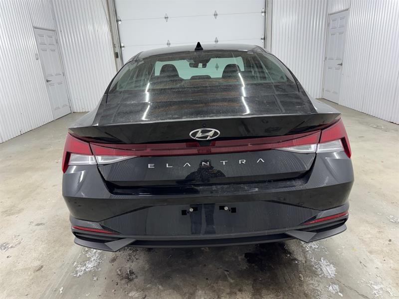 2022 Hyundai Elantra - Image 7