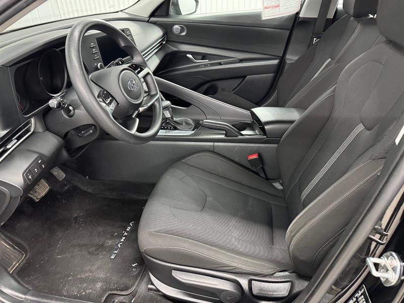 2022 Hyundai Elantra - Image 17