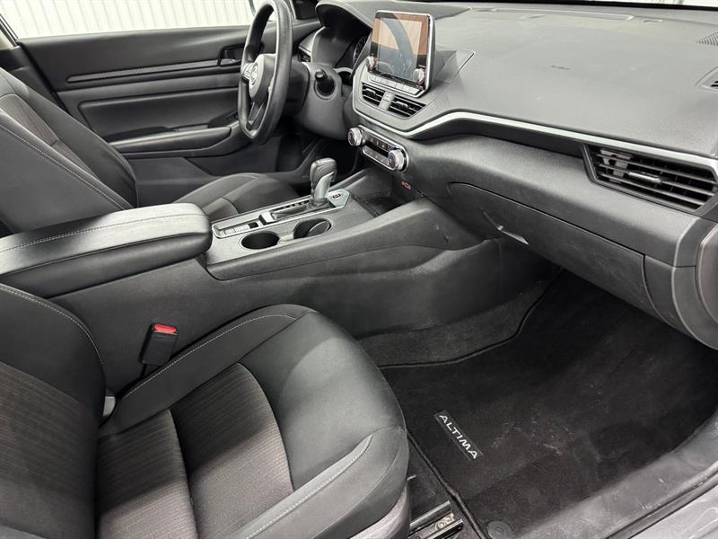 2024 Nissan Altima - Image 20