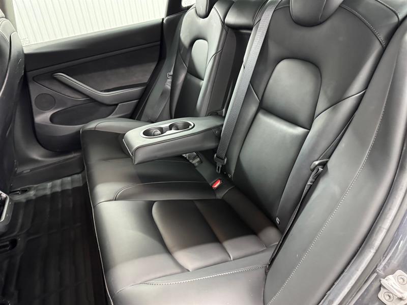 2023 Tesla Model 3 - Image 18
