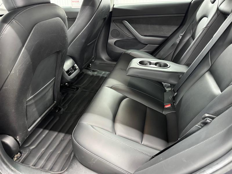 2023 Tesla Model 3 - Image 25