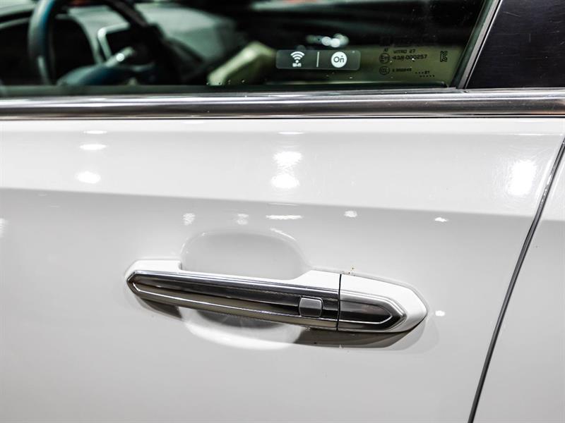 2022 Cadillac CT4 - Image 11