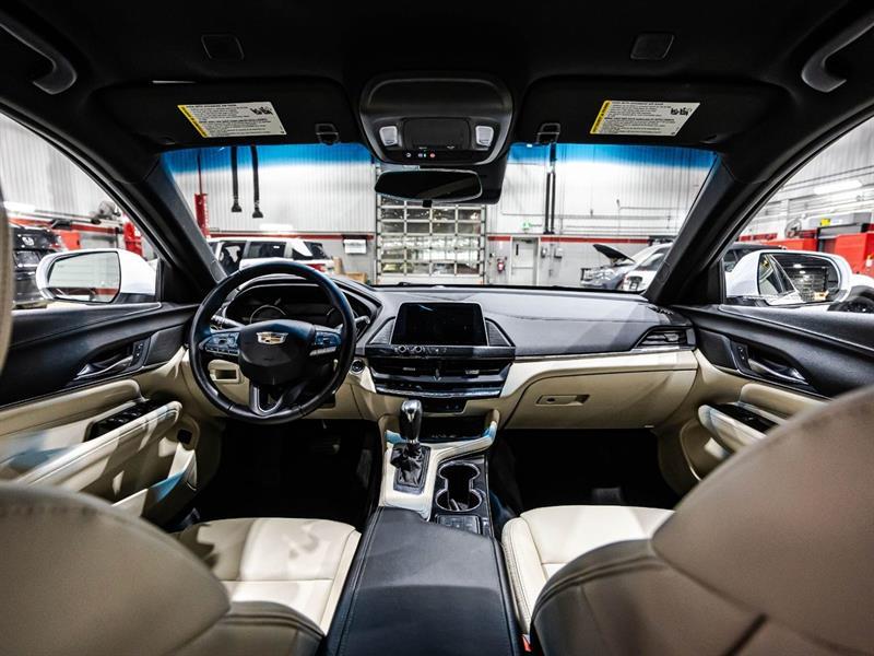 2022 Cadillac CT4 - Image 15