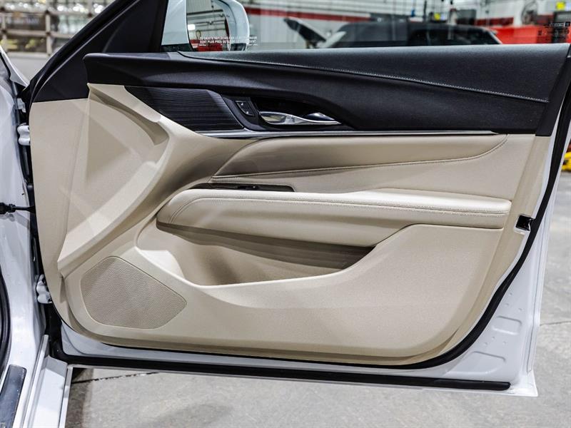 2022 Cadillac CT4 - Image 17