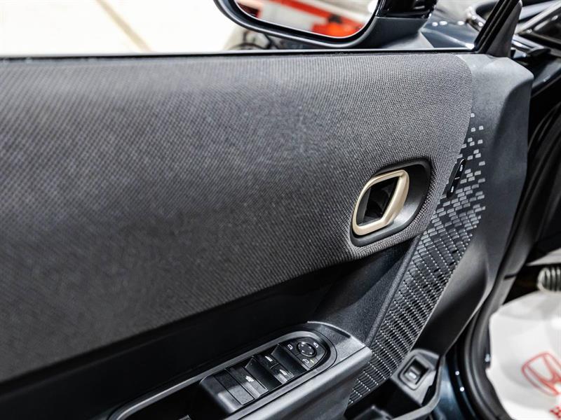 2025 Mini Convertible - Image 11